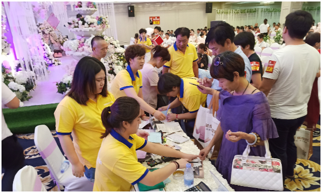 金帝集成灶金華地區(qū)十周年慶日簽白單，展示強大品牌號召力7.jpg