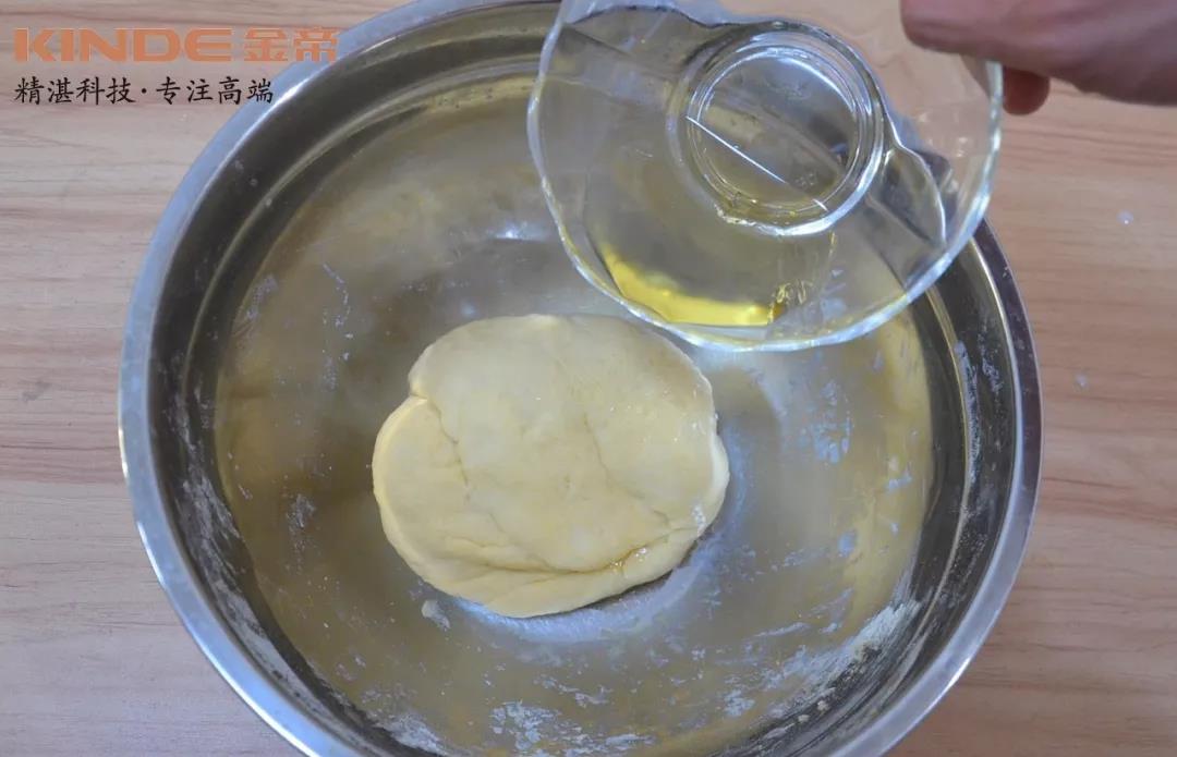 【金帝御食記】 牛角小面包