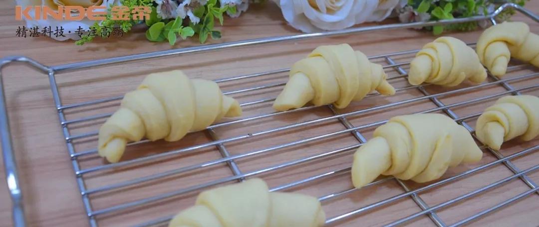【金帝御食記】 牛角小面包