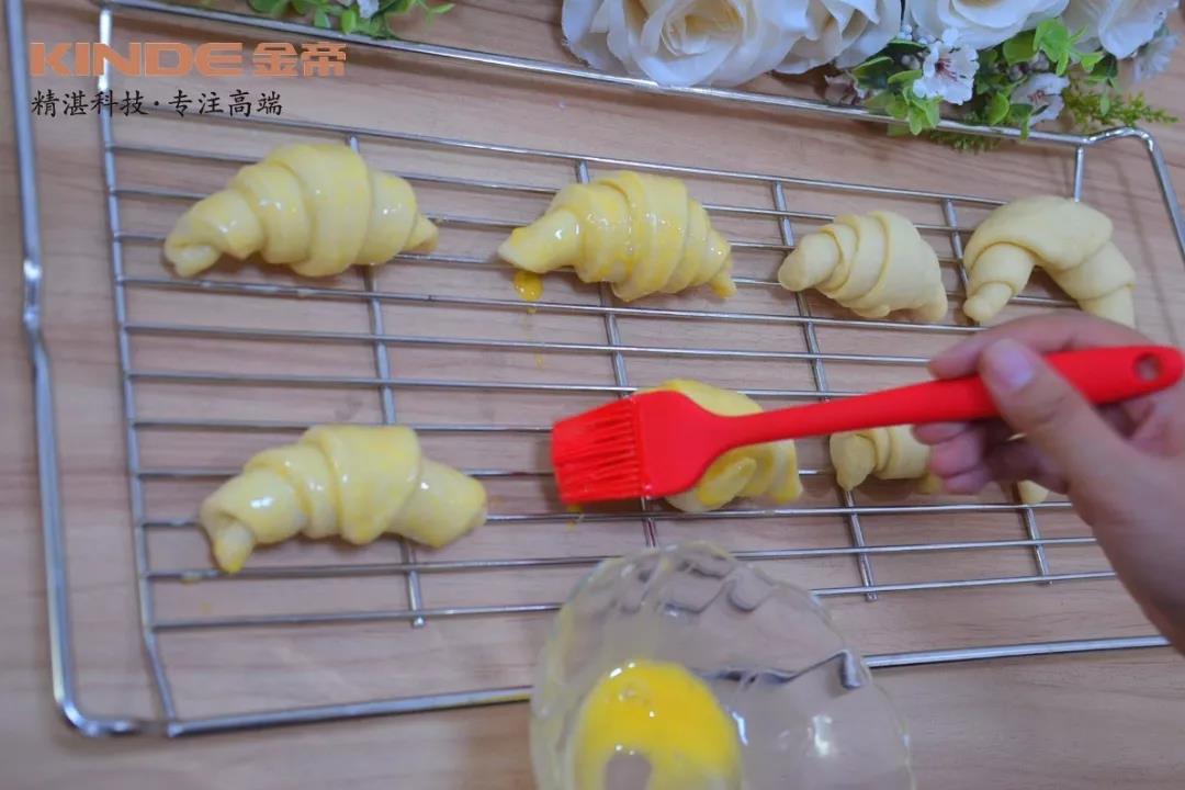 【金帝御食記】 牛角小面包