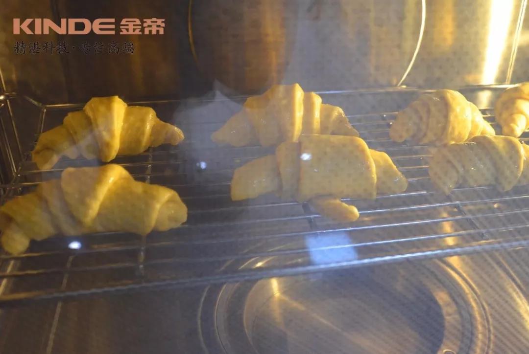 【金帝御食記】 牛角小面包