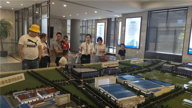 暑假全家總動員,金帝集成灶幸運客戶暢游上海迪士尼 !  暑假全家總動員,金帝集成灶幸運客戶暢游上海迪士尼 !