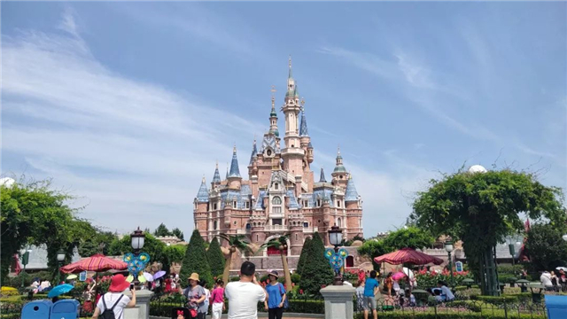 暑假全家總動員,金帝集成灶幸運客戶暢游上海迪士尼 !  暑假全家總動員,金帝集成灶幸運客戶暢游上海迪士尼 !