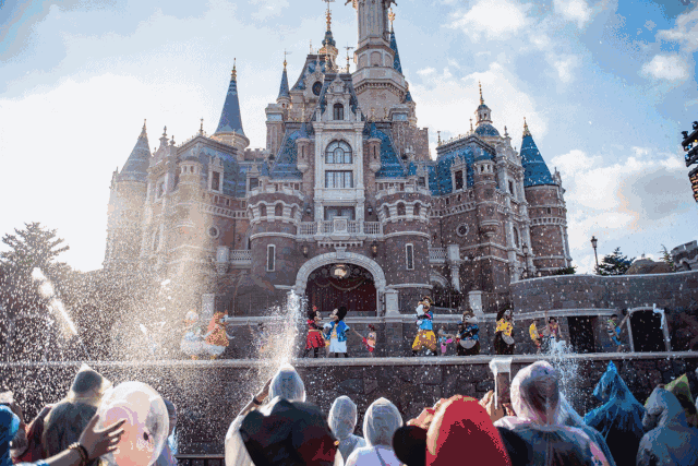 暑假全家總動員,金帝集成灶幸運客戶暢游上海迪士尼 !  暑假全家總動員,金帝集成灶幸運客戶暢游上海迪士尼 !