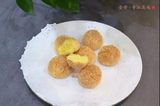 【金帝御食記】黃金椰絲球 【金帝御食記】黃金椰絲球